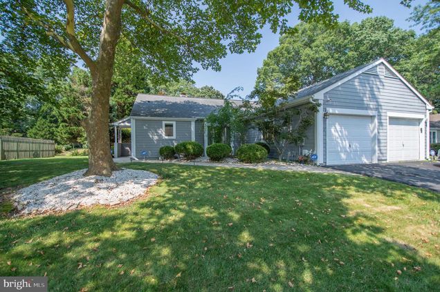 912 James Court