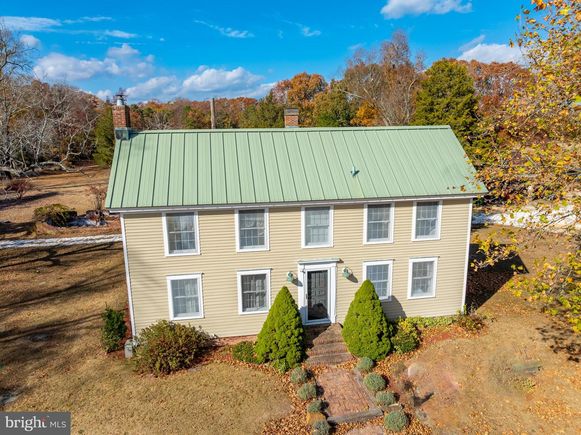 105 Thompson Lane