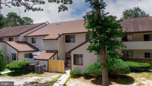 2501 Oleander Court