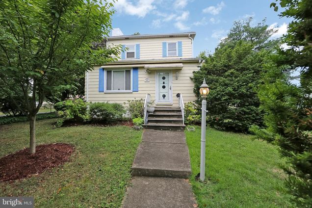 506 Stiles Avenue MAPLE SHADE, NJ House Sold - Photo 1 of 46. Opens carousel modal