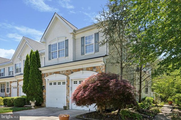 11 Weaver Drive MARLTON, NJ Townhouse Sold - Photo 1 of 35. Opens carousel modal