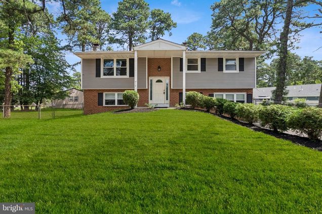215 Seminole Trl BROWNS MILLS, NJ House Active - Photo 1 of 24. Opens carousel modal