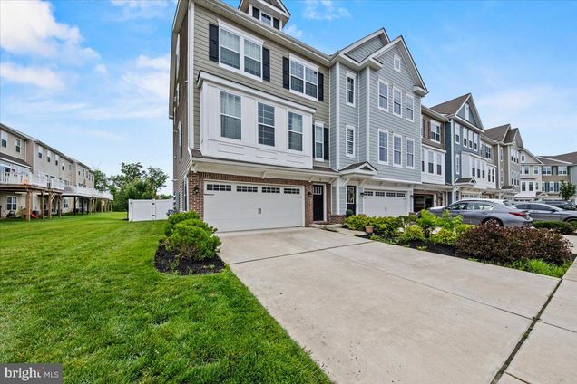 46 Eddy Way