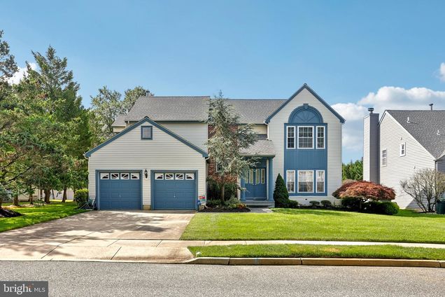 17 Wildcat Avenue MARLTON, NJ House Active - Photo 1 of 49. Opens carousel modal