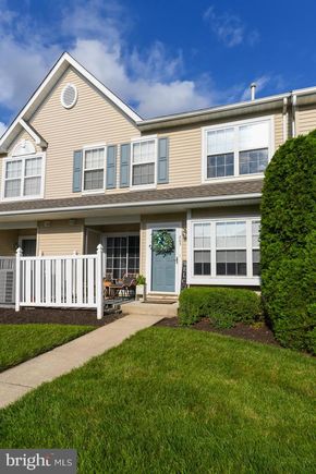 803 Kirby Way MOUNT LAUREL, NJ Condo Active - Photo 1 of 11. Opens carousel modal