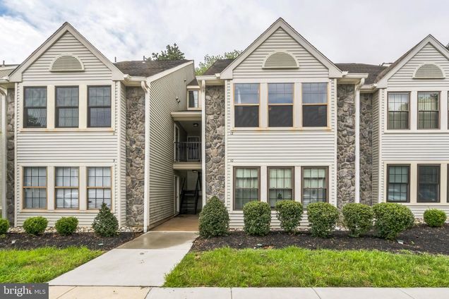 12 Summit Court