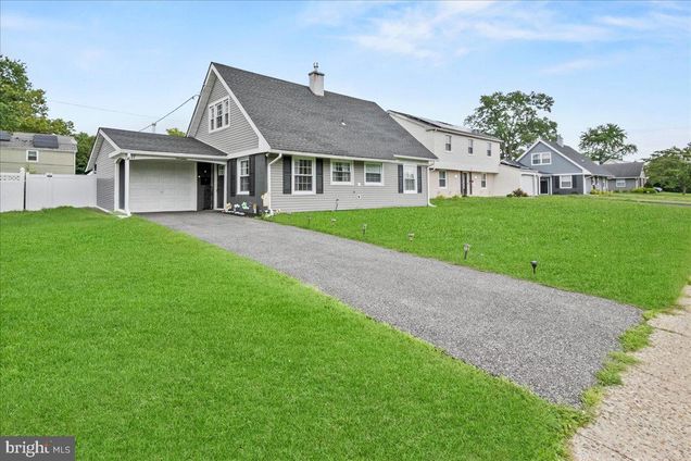 17 Ballad Lane WILLINGBORO, NJ House Active - Photo 1 of 42. Opens carousel modal