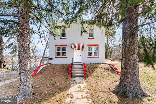 145 Oxford Avenue GLOUCESTER CITY, NJ House Sold - Photo 1 of 35. Opens carousel modal