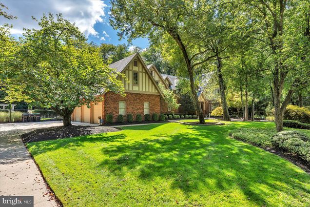 225 W Taunton Avenue BERLIN, NJ House Sold - Photo 1 of 65. Opens carousel modal