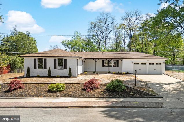 129 Juniper Avenue BERLIN, NJ House Sold - Photo 1 of 30. Opens carousel modal