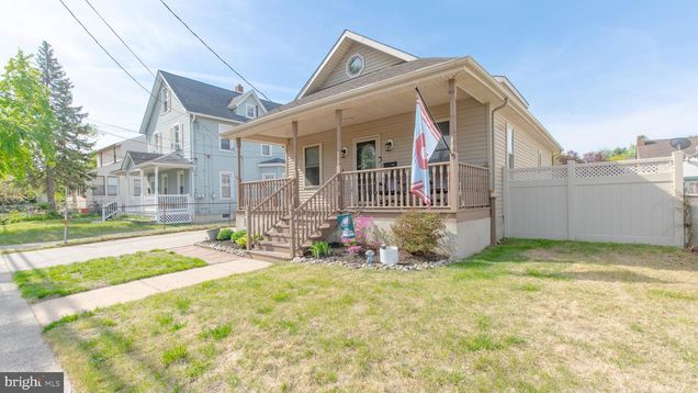 20 E Thompson Avenue GLOUCESTER CITY, NJ House Sold - Photo 1 of 15. Opens carousel modal