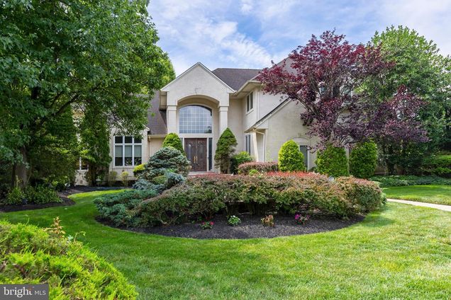 7 Cameo Court CHERRY HILL, NJ House Active - Photo 1 of 44. Opens carousel modal