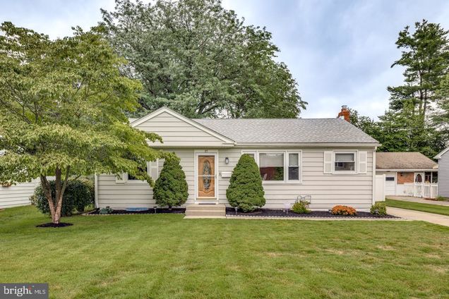 27 Munn Avenue