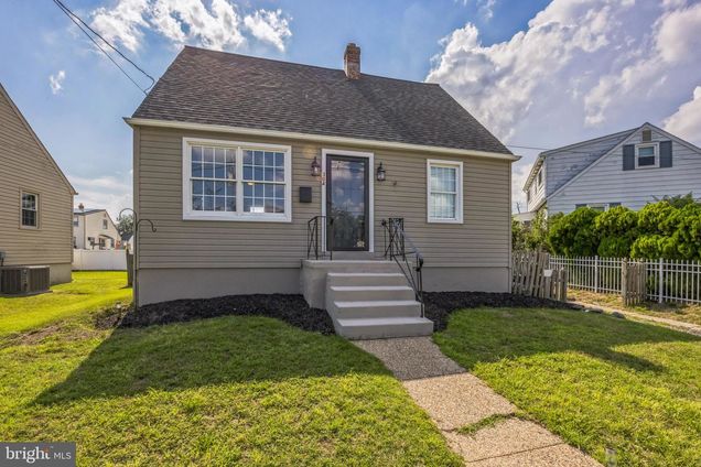 304 Bergen Avenue BELLMAWR, NJ House Active - Photo 1 of 20. Opens carousel modal