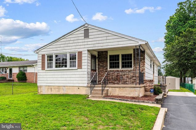1321 Stewart Avenue BLACKWOOD, NJ House Active - Photo 1 of 26. Opens carousel modal