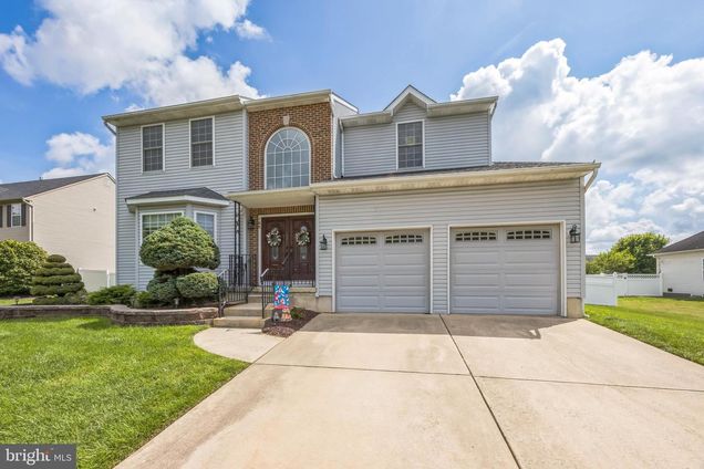 105 Ryans Run SICKLERVILLE, NJ House Active - Photo 1 of 30. Opens carousel modal