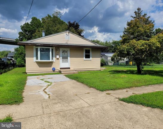 234 Velde Avenue PENNSAUKEN, NJ House Active - Photo 1 of 11. Opens carousel modal