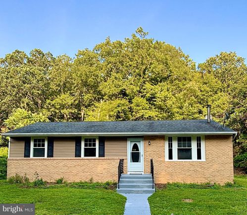 162 New Brooklyn Road BERLIN, NJ House Active - Photo 1 of 32. Opens carousel modal