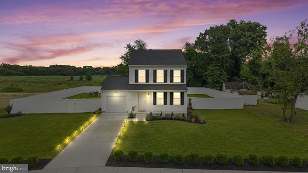 37 Fleming Avenue SEWELL, NJ House Active - Photo 1 of 30. Opens carousel modal