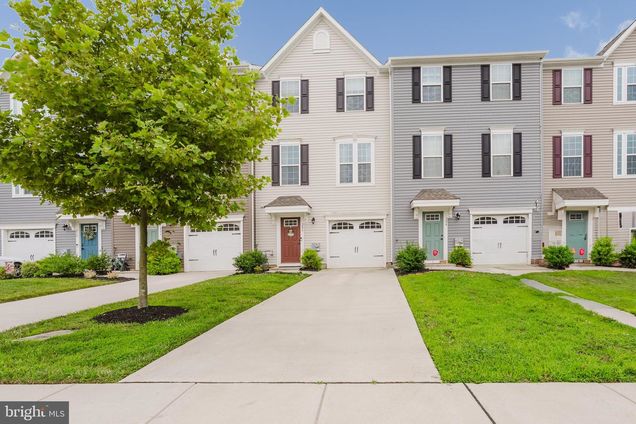 206 Dalton Drive WOOLWICH TWP, NJ Condo Active - Photo 1 of 23. Opens carousel modal