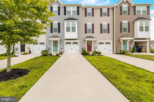 211 Dalton Drive WOOLWICH TWP, NJ Townhouse Active - Photo 1 of 23. Opens carousel modal