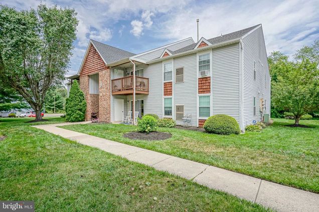 93 Claire Court BLACKWOOD, NJ Condo Active - Photo 1 of 26. Opens carousel modal