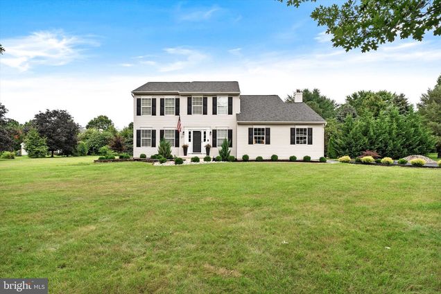 27 Galloping Brook Drive