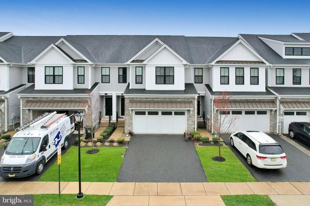 9 Clover Lane