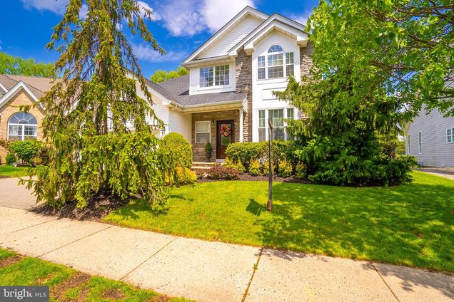 16 Baltusrol Court