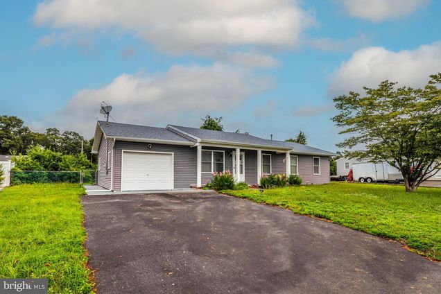 908 Sarasota Drive FORKED RIVER, NJ House Active - Photo 1 of 27. Opens carousel modal