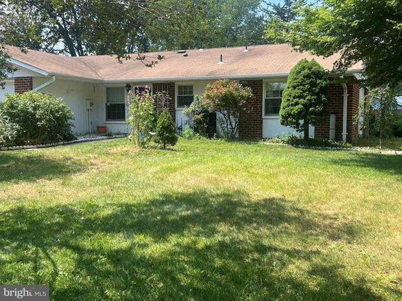 1099 A Argyll Circle LAKEWOOD, NJ Condo Active - Photo 1 of 28. Opens carousel modal