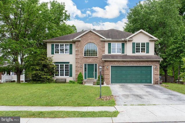 33 Chinkapin Drive NEW OXFORD, PA House Sold - Photo 1 of 46. Opens carousel modal