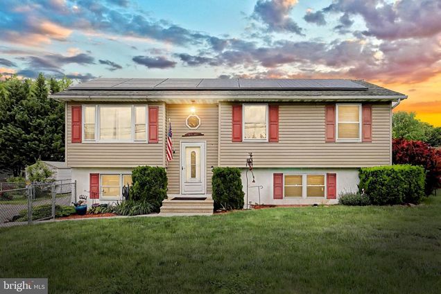 390 Hanover Street NEW OXFORD, PA House Sold - Photo 1 of 43. Opens carousel modal