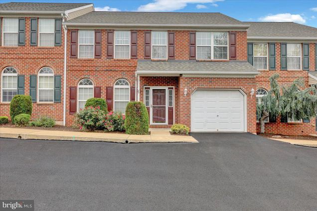 3 Fallowfield Circle