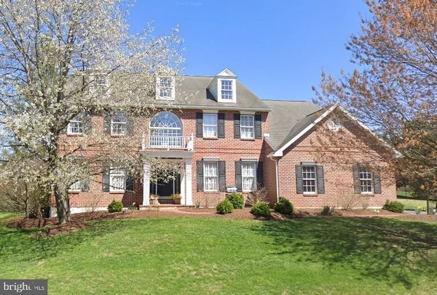 10 Linree Avenue