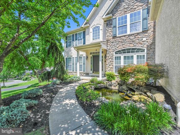 17 Winding Brook Drive