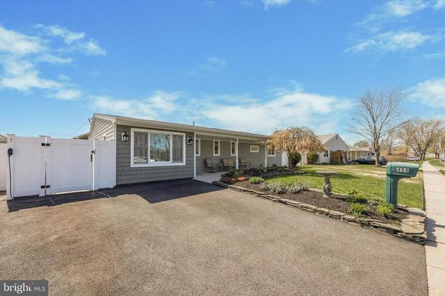 494 Lakeside Drive LEVITTOWN, PA House Sold - Photo 1 of 30. Opens carousel modal