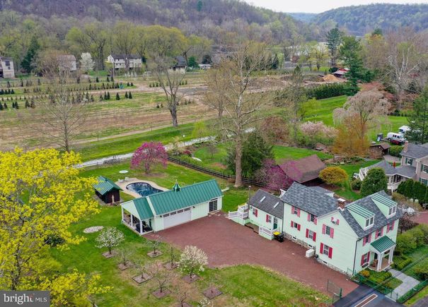 52 River Road