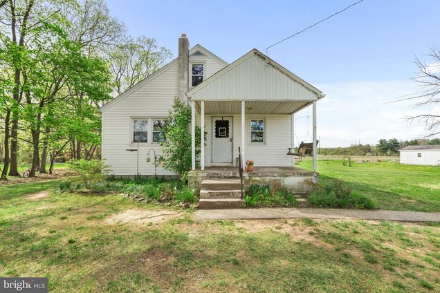 503 Schoolhouse Road SELLERSVILLE, PA House Sold - Photo 1 of 31. Opens carousel modal