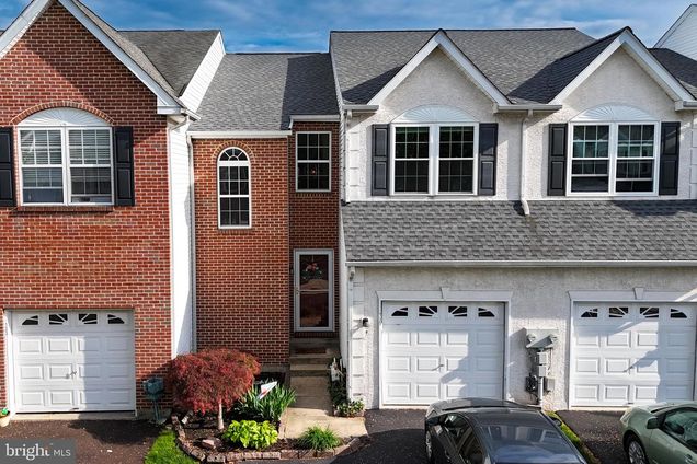 135 Hampshire Drive SELLERSVILLE, PA Townhouse Sold - Photo 1 of 50. Opens carousel modal