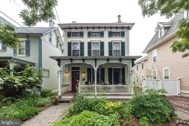 212 W Court Street DOYLESTOWN, PA House Active - Photo 1 of 29. Opens carousel modal