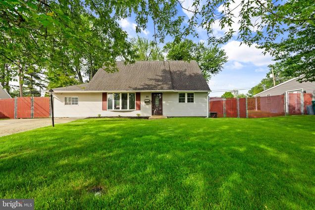95 Twin Oak Drive LEVITTOWN, PA House Sold - Photo 1 of 31. Opens carousel modal