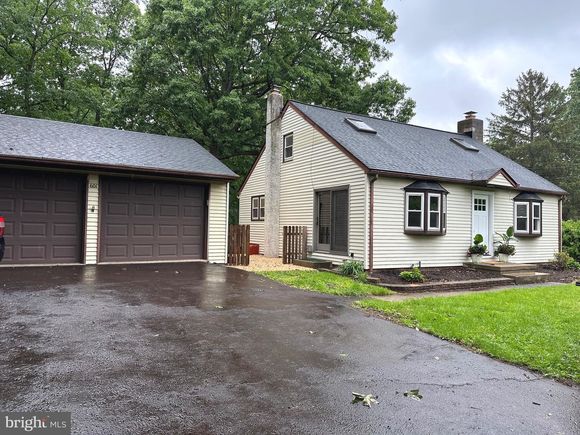 601 Oak Street TELFORD, PA House Sold - Photo 1 of 31. Opens carousel modal