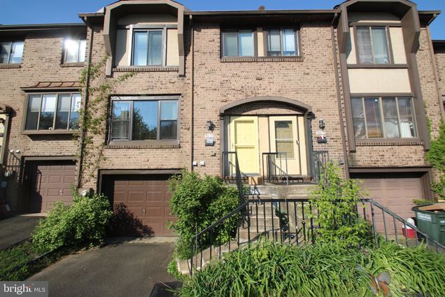 3478 Coventry Place SOUTHAMPTON, PA Townhouse Active - Photo 1 of 15. Opens carousel modal