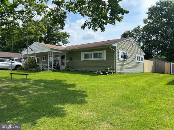 283 Lakeside Drive Unit E