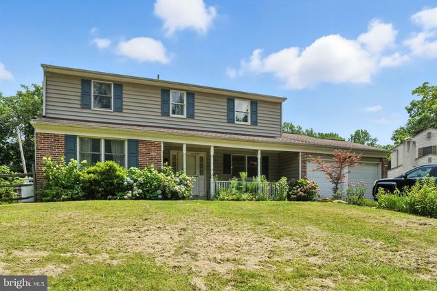 2549 Arrowhead Drive