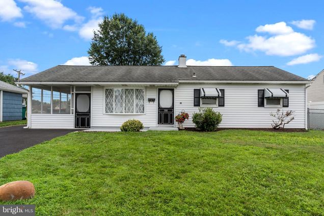722 Auburn Road FAIRLESS HILLS, PA House Active - Photo 1 of 21. Opens carousel modal