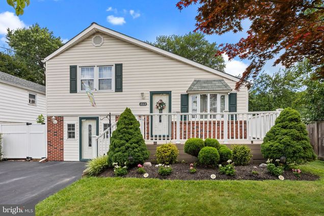 #PABU2100660 WARMINSTER, PA House Active - Photo 1 of 39. Opens carousel modal
