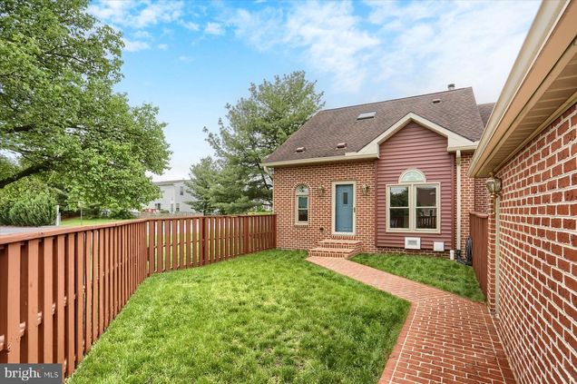 510 Peppercorn Square