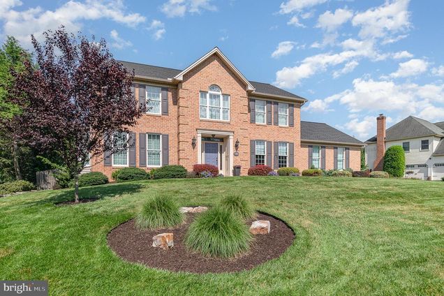 34 Sunfire Avenue CAMP HILL, PA House Pending - Photo 1 of 34. Opens carousel modal